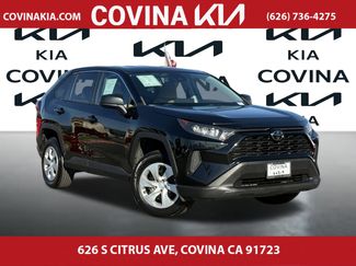 Used 2022 Toyota RAV4 LE video 2