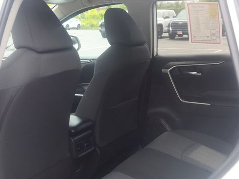 Used 2025 Toyota RAV4 XLE AWD/4WD image 27