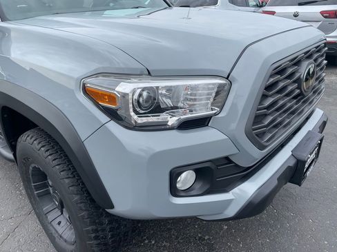 Used 2020 Toyota Tacoma TRD Off-Road image 24