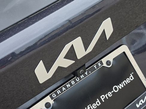 Certified 2025 Kia Sorento EX image 9