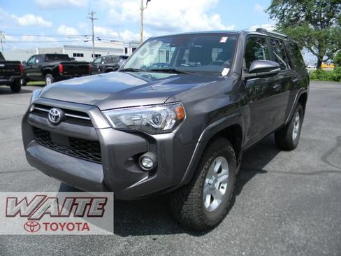 Used 2022 Toyota 4Runner SR5 Premium w/ Moonroof Package AWD/4WD image 5