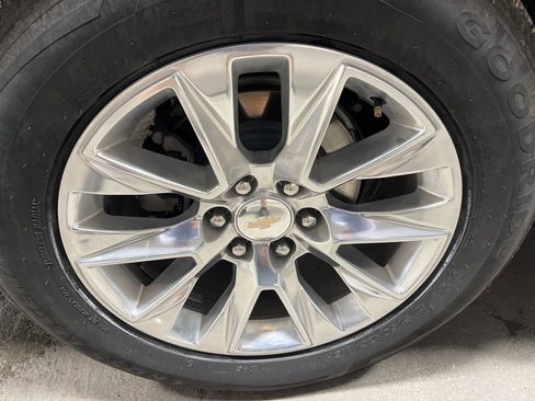 Used 2024 Chevrolet Suburban Premier image 47