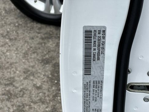 Certified 2023 Dodge Charger SXT image 28