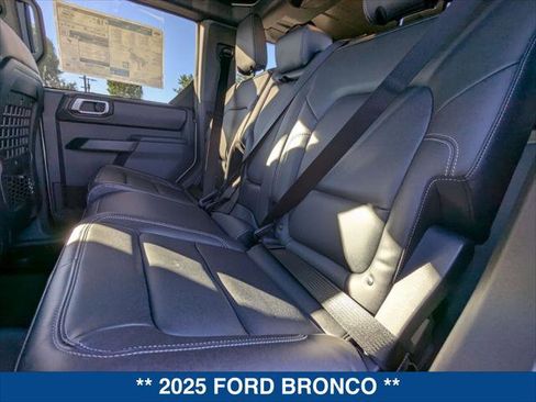 New 2025 Ford Bronco Badlands image 18