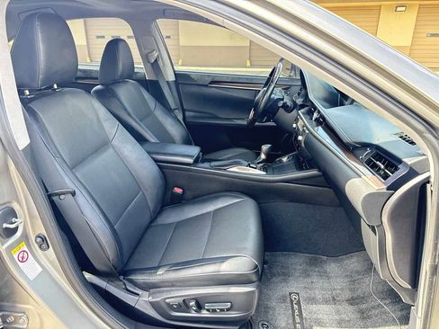 Used 2017 Lexus ES 350 w/ Navigation System Package FWD image 20