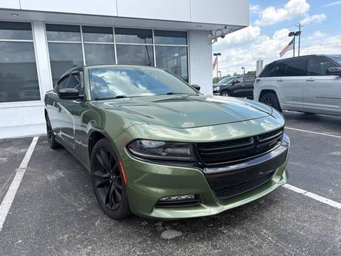 Used 2018 Dodge Charger SXT Plus w/ Blacktop Package RWD image 1