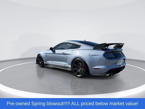 Used 2022 Ford Mustang Shelby GT500 w/ Carbon Fiber Track Pack RWD image 6