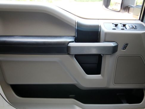 Used 2017 Ford F350 XLT w/ XLT Value Package AWD/4WD image 17