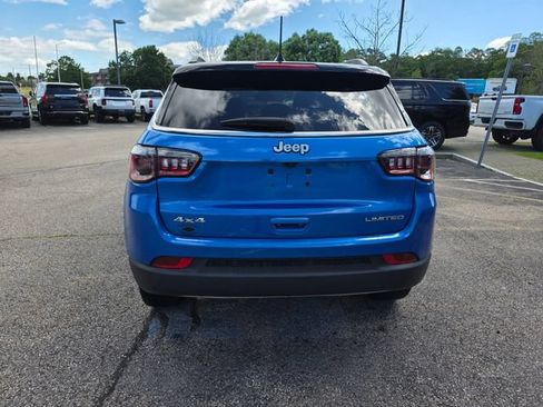 Used 2024 Jeep Compass Limited w/ Sun and Sound Group AWD/4WD image 3