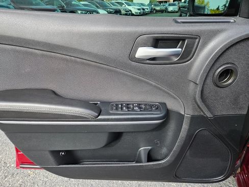 Used 2018 Dodge Charger SXT RWD image 17