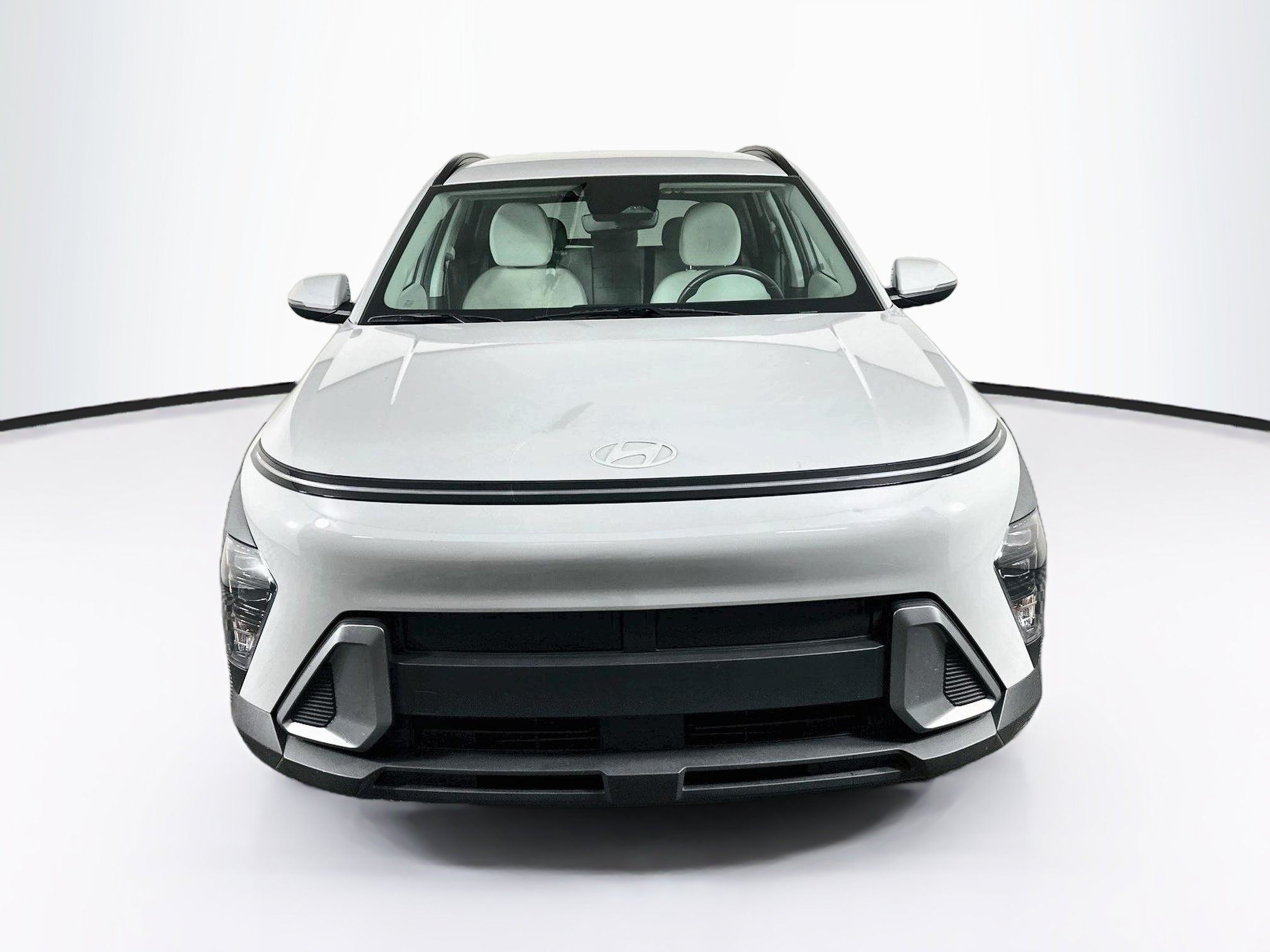 Used 2025 Hyundai Kona SEL FWD image 2