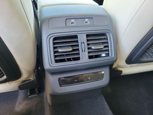 Used 2025 Audi Q5 Premium Plus w/ Premium Plus image 17