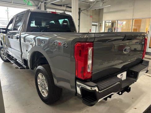 Used 2025 Ford F250 XLT image 4