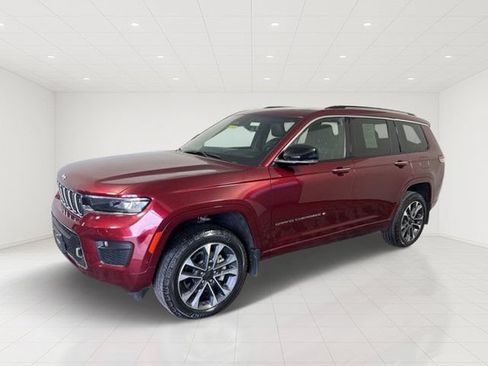 Used 2023 Jeep Grand Cherokee L Overland w/ Advanced Protech Group III AWD/4WD image 2
