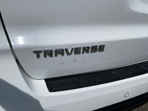 Used 2017 Chevrolet Traverse LT w/ Style and Technology Package FWD image 24
