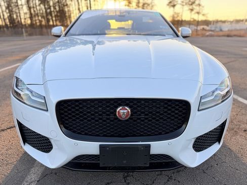 Used 2020 Jaguar XF Checkered Flag image 8