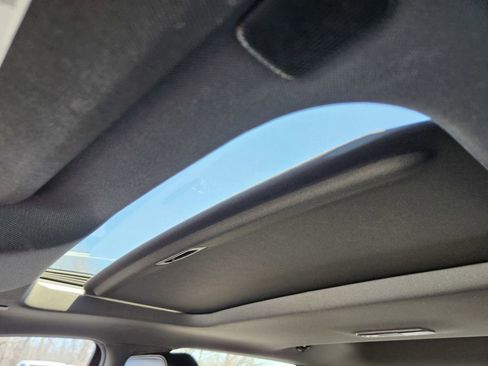 Used 2019 Chevrolet Silverado 1500 High Country image 17