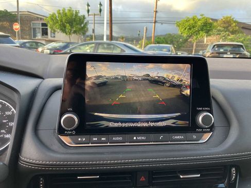 Certified 2022 Nissan Rogue SV image 7