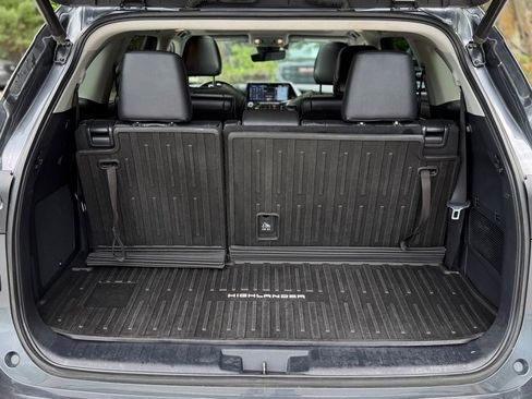 Used 2020 Toyota Highlander Platinum AWD/4WD image 6