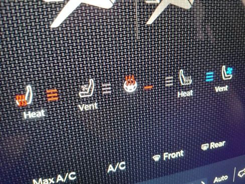 Used 2022 RAM 1500 Limited w/ Body Color Bumper Group image 4