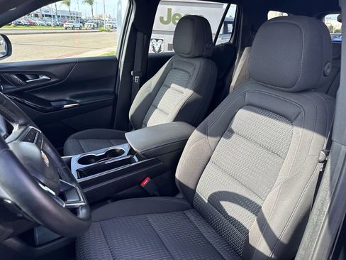 Used 2025 Chevrolet Equinox LT image 17