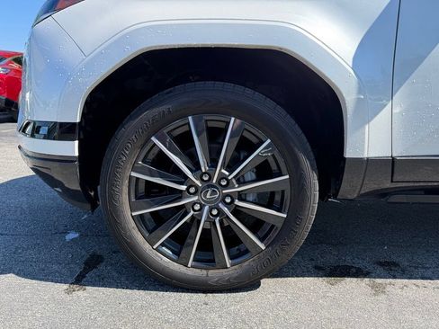 Used 2024 Lexus GX 550 w/ Accessory Package (Z1) AWD/4WD image 28