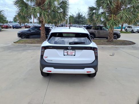 Used 2026 Nissan Kicks SV FWD image 4