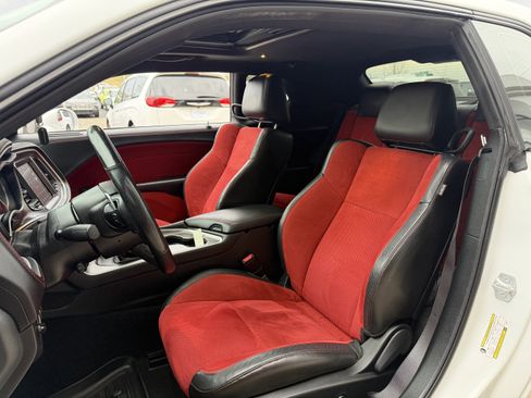 Used 2020 Dodge Challenger R/T w/ Plus Package image 27