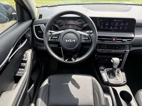 New 2026 Kia Seltos EX image 16