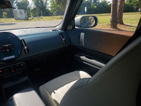 Used 2025 MINI Cooper Countryman S w/ Comfort Package Max image 24