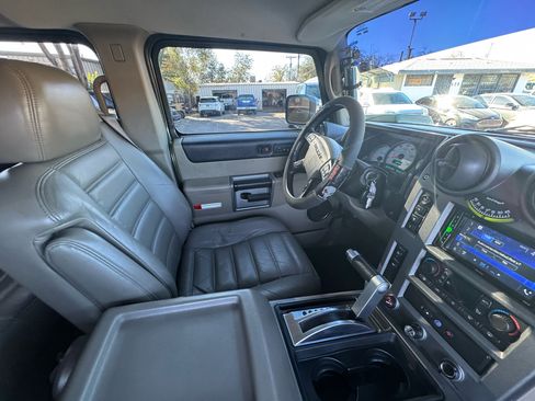 Used 2003 HUMMER H2 w/ Preferred Equipment Group image 14