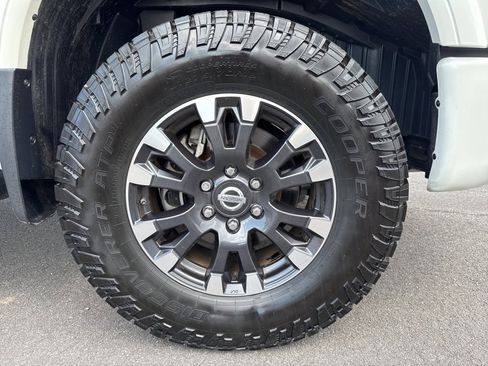 Used 2018 Nissan Titan PRO-4X w/ Pro-4x Convenience Package image 11