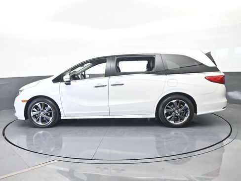 Used 2022 Honda Odyssey Elite image 3