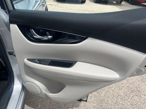 Used 2018 Nissan Rogue Sport SL w/ SL Premium Package AWD/4WD image 16