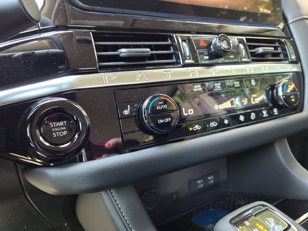 New 2026 Nissan Pathfinder SL FWD image 17