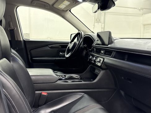 Used 2025 Honda Pilot EX-L image 23