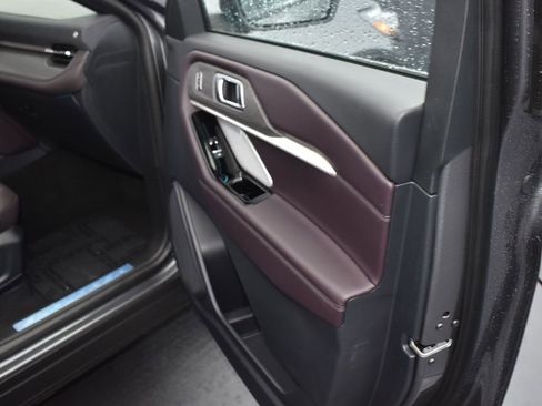 New 2026 Ford Explorer Platinum image 17