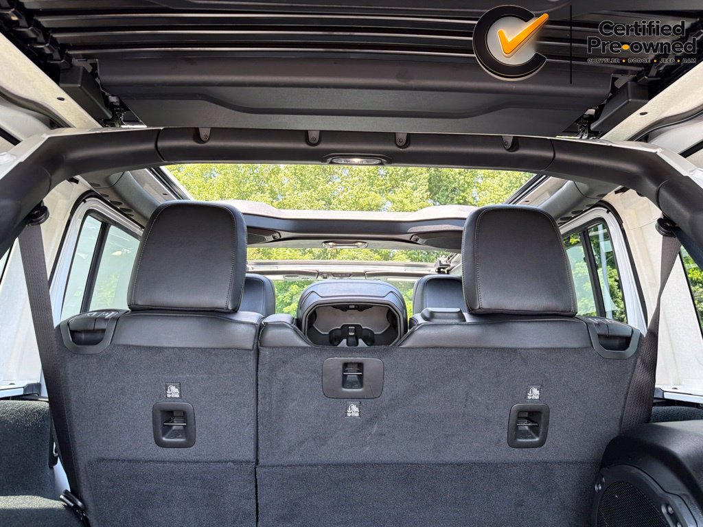 Certified 2022 Jeep Wrangler Unlimited Sahara AWD/4WD image 23