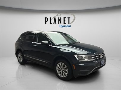 Used 2018 Volkswagen Tiguan SE w/ Panoramic Sunroof Package