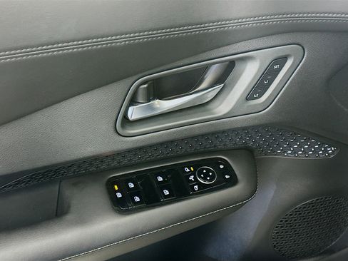 Used 2024 Nissan Ariya FWD image 15