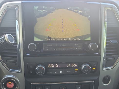 Used 2021 Nissan Titan SV w/ SV Convenience Package RWD image 29