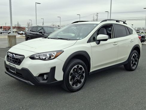 Used 2023 Subaru Crosstrek 2.0i Premium image 3