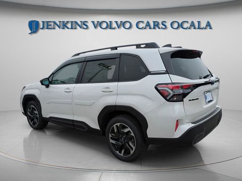 Used 2025 Subaru Forester Limited w/ Popular Package #2 AWD/4WD image 5