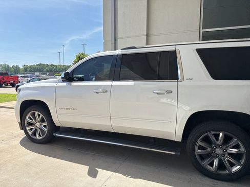 Used 2016 Chevrolet Suburban LTZ image 4