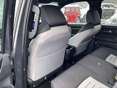 Used 2025 Toyota Tacoma TRD Off-Road image 12