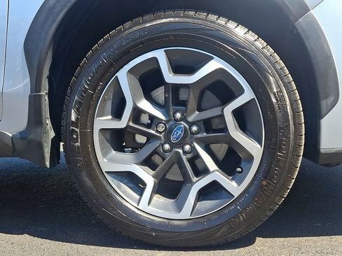 Used 2017 Subaru Crosstrek 2.0i Premium w/ Moonroof Package AWD/4WD image 8