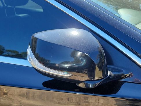 Used 2019 INFINITI QX30 image 11