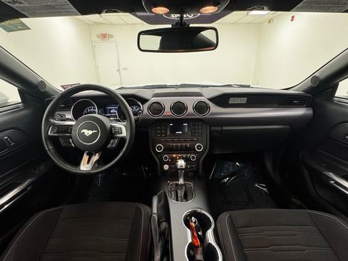 Used 2017 Ford Mustang Coupe image 19