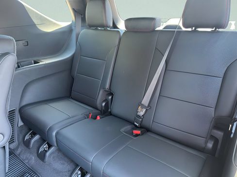 Used 2025 Chevrolet Traverse Z71 w/ LPO, Floor Liner Package AWD/4WD image 16