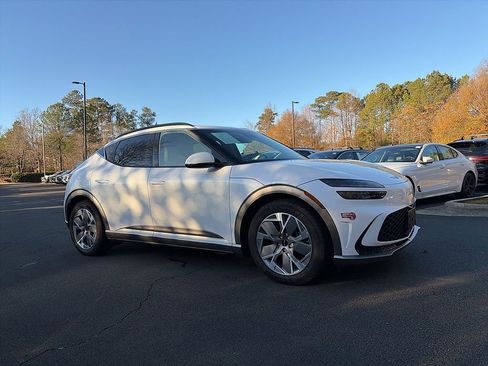 Used 2025 Genesis GV60 RWD image 3